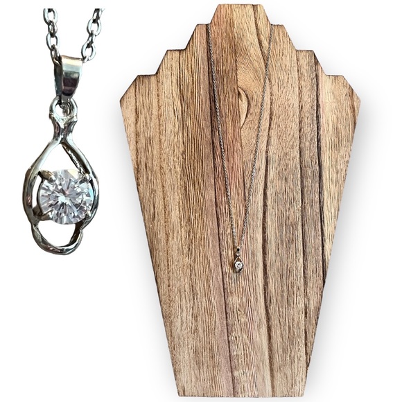 Jewelry - Silver Tone Cubic Zirconia Pendant Necklace Dainty Delicate minimalist